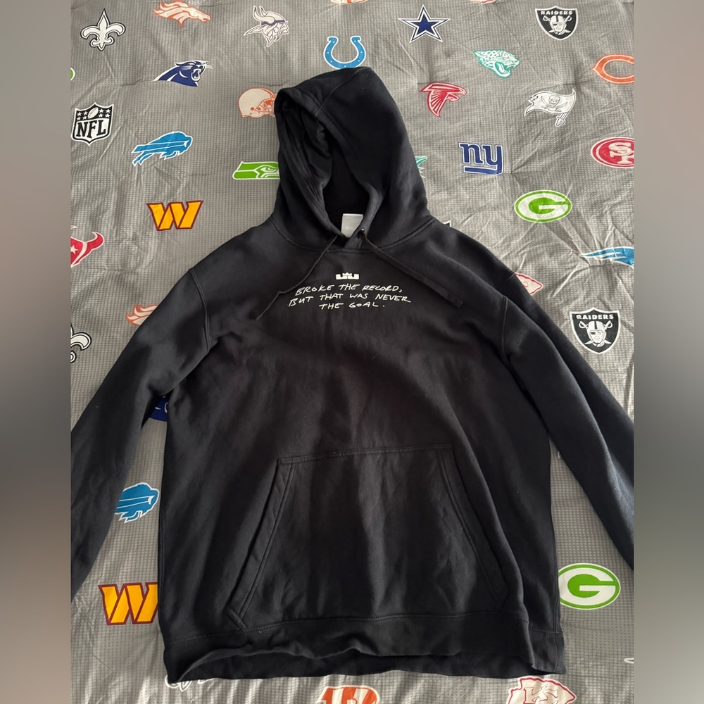Men’s Nike Black LeBron James Point Record Hoodie Size XL